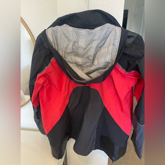 Columbia Woman's Rain Jacket- M - Picture 4 of 4